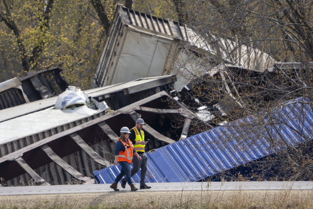 Officials clean up after Wisconsin train derailment - The Mining Journal
